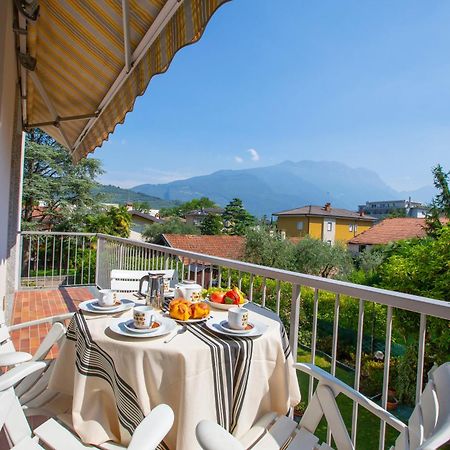 Appartamento Emma - Happy Rentals Riva del Garda Exterior foto