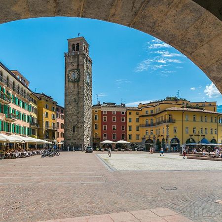 Appartamento Emma - Happy Rentals Riva del Garda Exterior foto